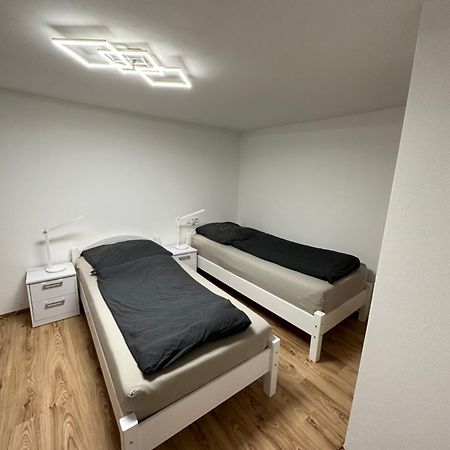 Guest Appartements Mit 2 Getrennten Schlafzimmern Fuer 4 Personen 24H Check In Aalen Esterno foto