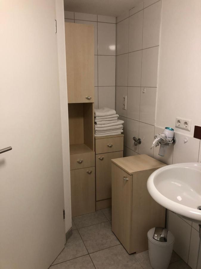 Guest Appartements Mit 2 Getrennten Schlafzimmern Fuer 4 Personen 24H Check In Aalen Esterno foto