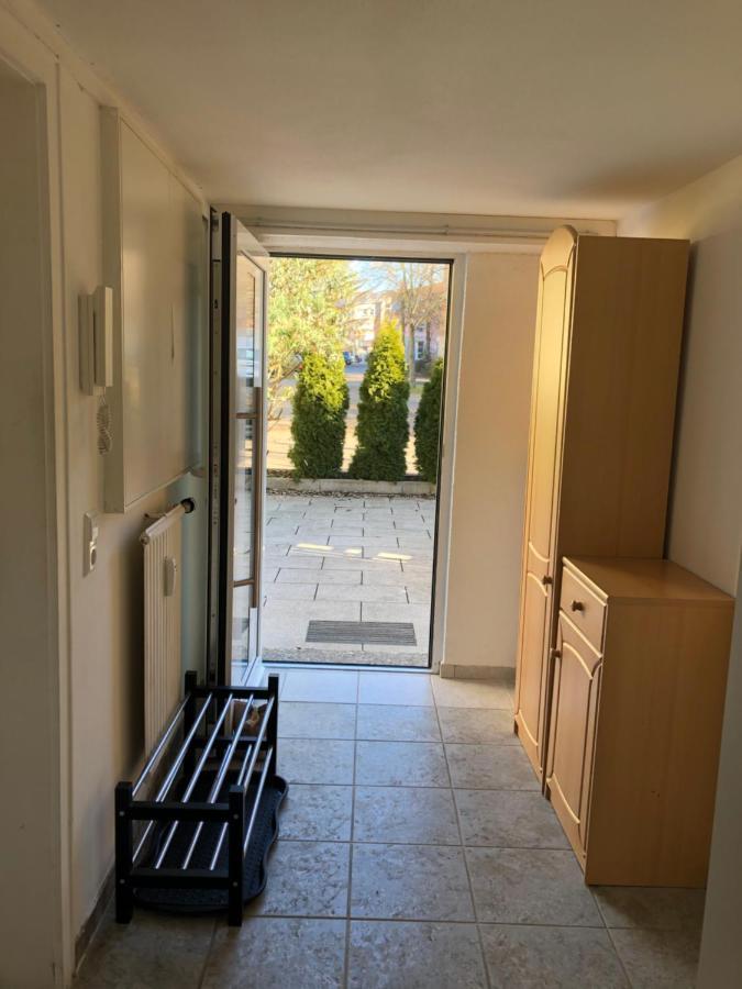 Guest Appartements Mit 2 Getrennten Schlafzimmern Fuer 4 Personen 24H Check In Aalen Esterno foto