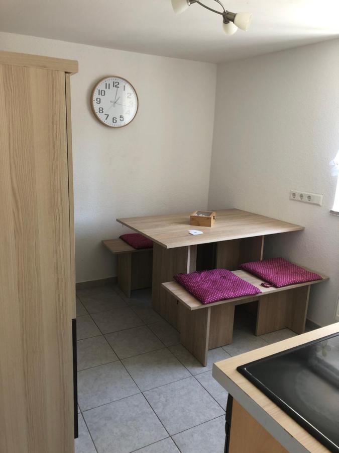 Guest Appartements Mit 2 Getrennten Schlafzimmern Fuer 4 Personen 24H Check In Aalen Esterno foto